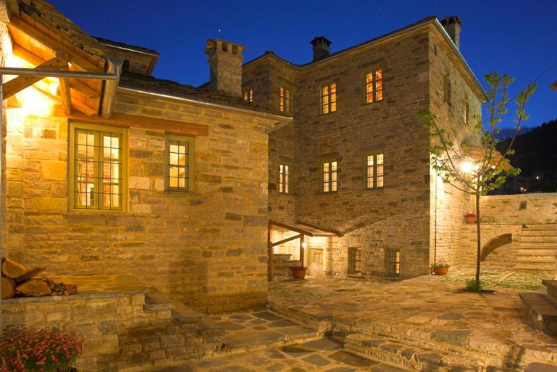 Astra Inn - Housity