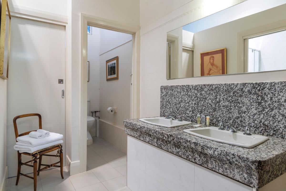 Northern Arts Hotel - Housity