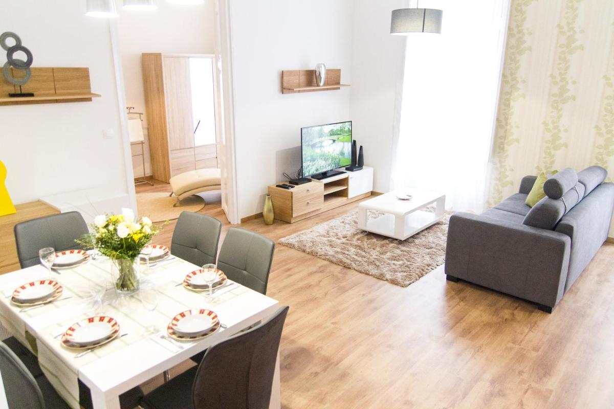 Suitetrails - Luxury 2BR Apt by the Synagogue