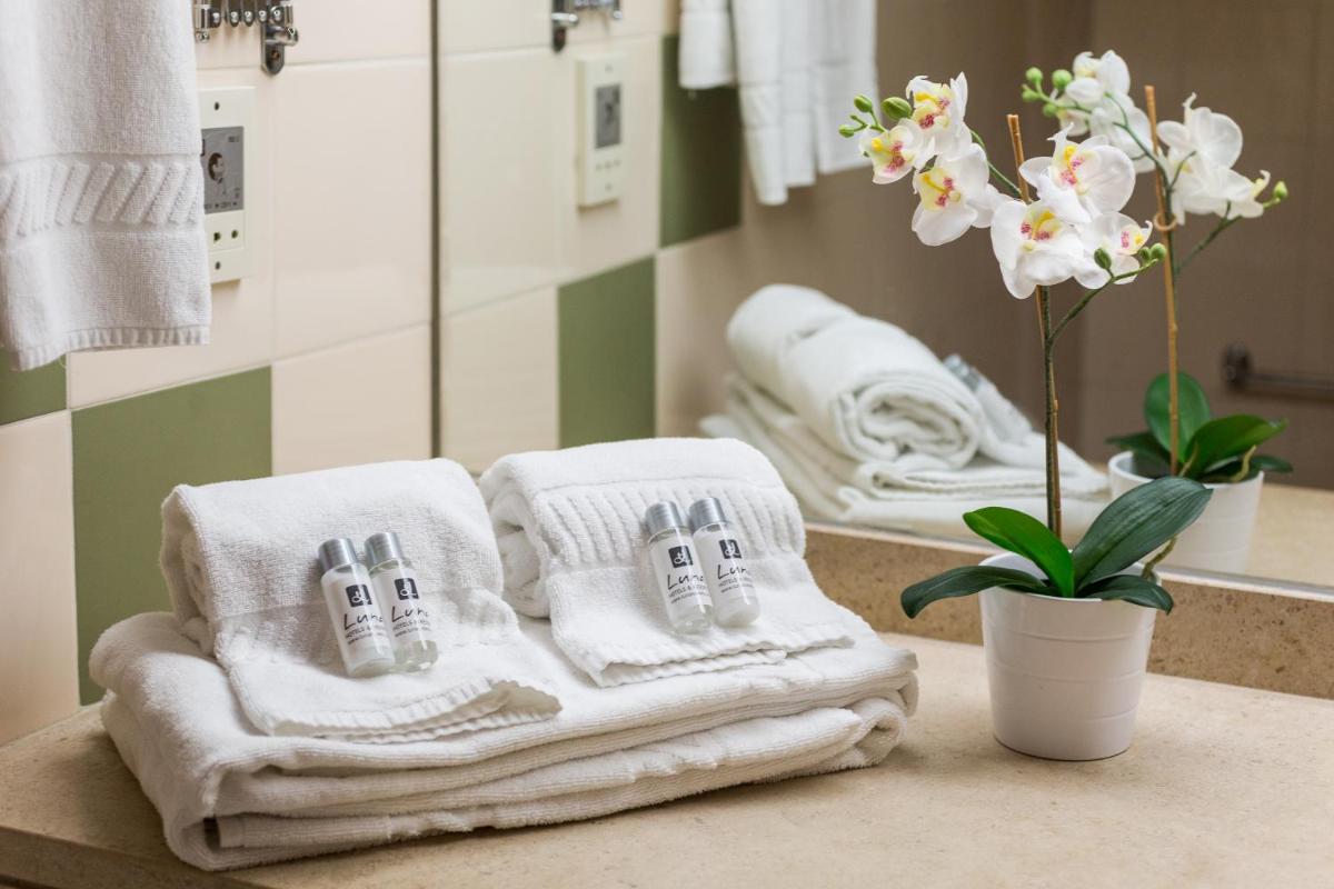 Luna Hotel da Oura - Housity