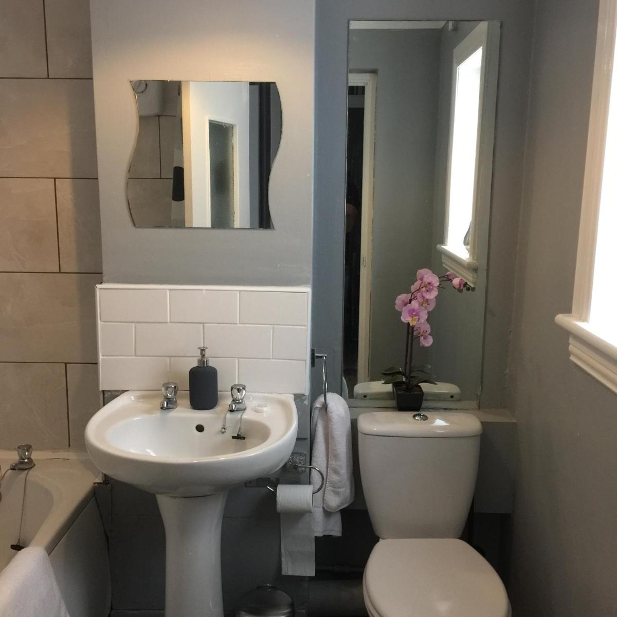 Suitetrails - West Field Apartment