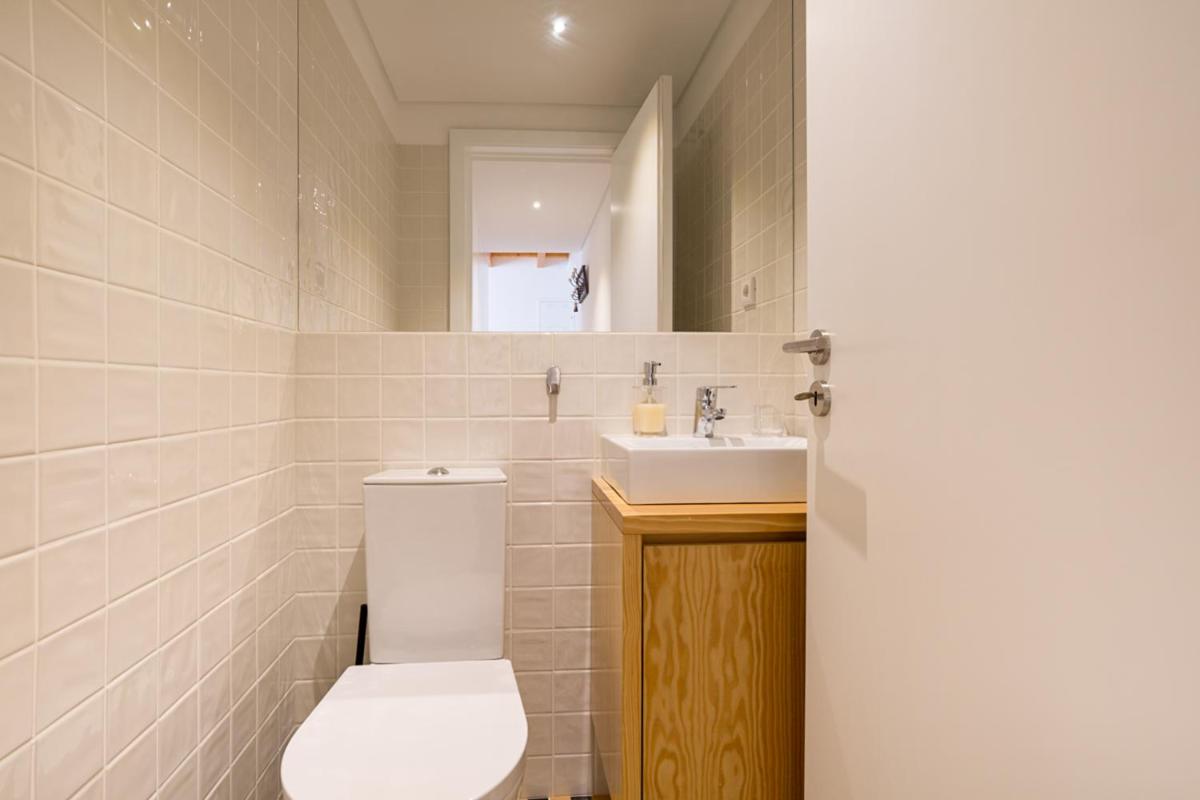 Almada Studio 419 - Housity