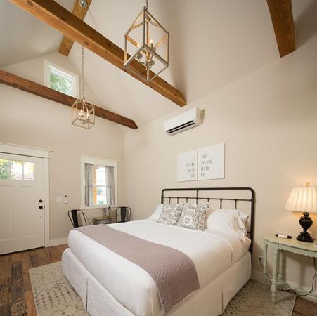 Mustard Seed B&B on the Llano - Housity