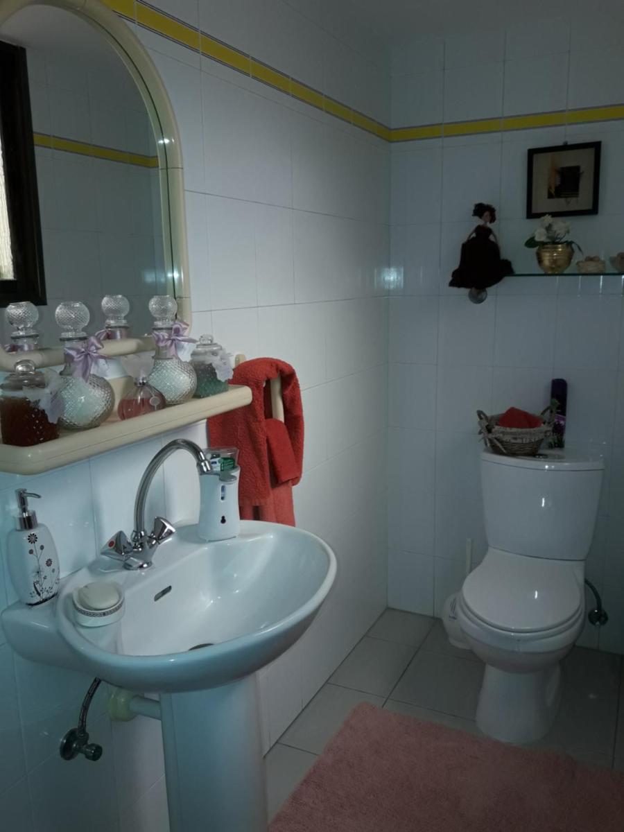 Shared Top 1st floor villa - Housity