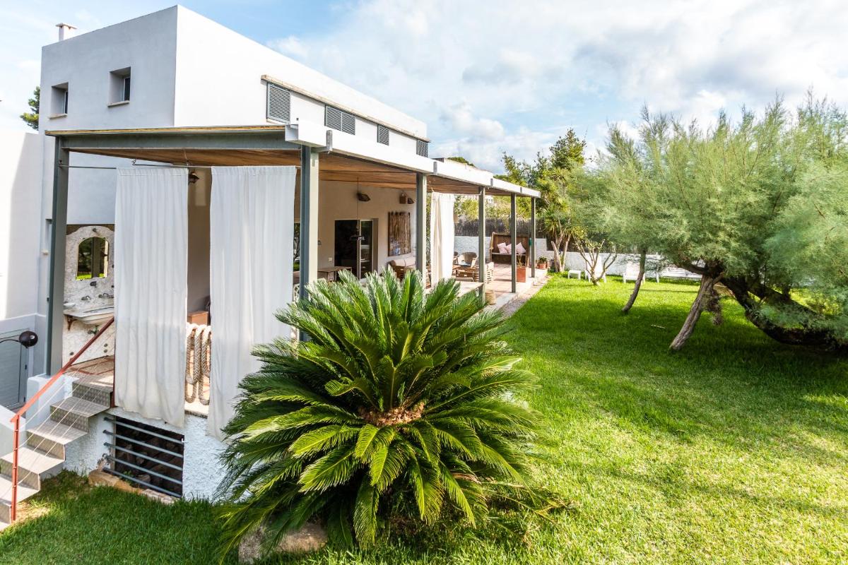 Villa Cala Clara By homevillas360 - Housity