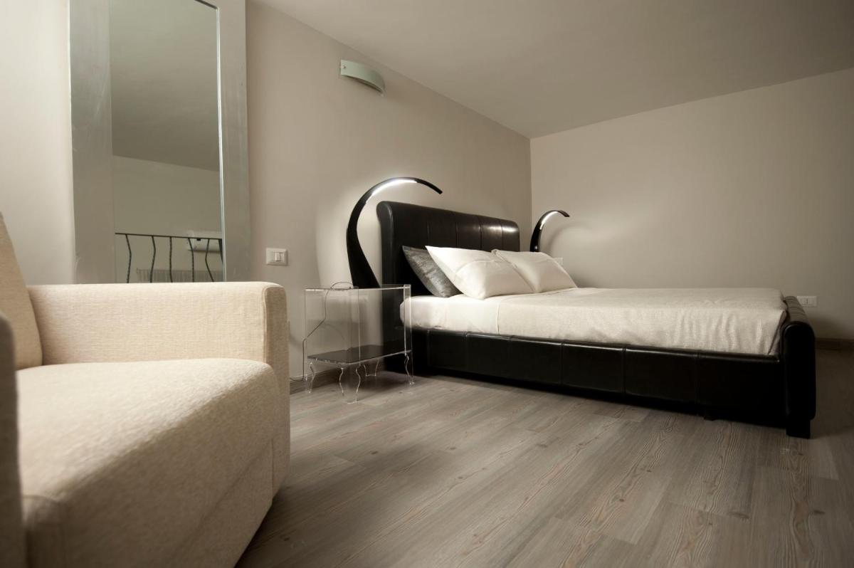 Luxury on the River - Housity