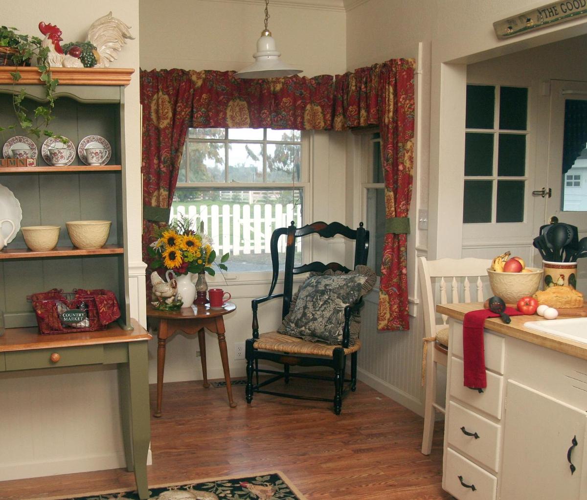 Cottage on Armstrong - Housity