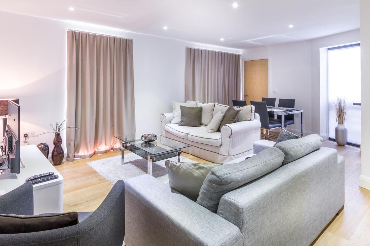 Surbiton Hills Apartment - Housity