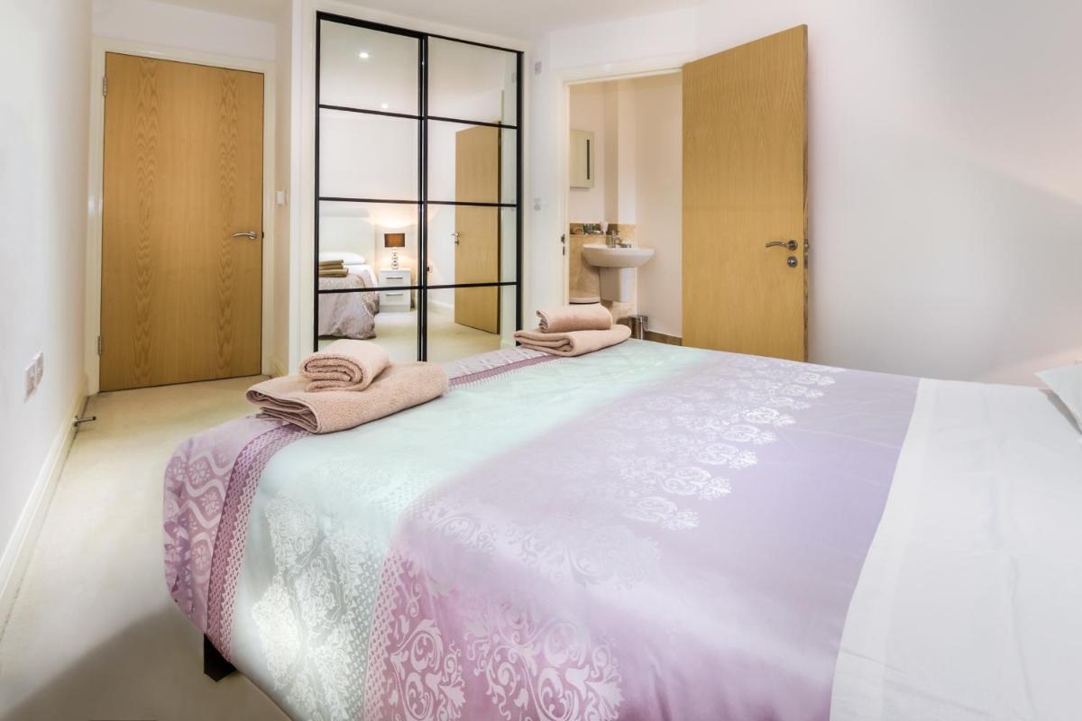 Surbiton Hills Apartment - Housity