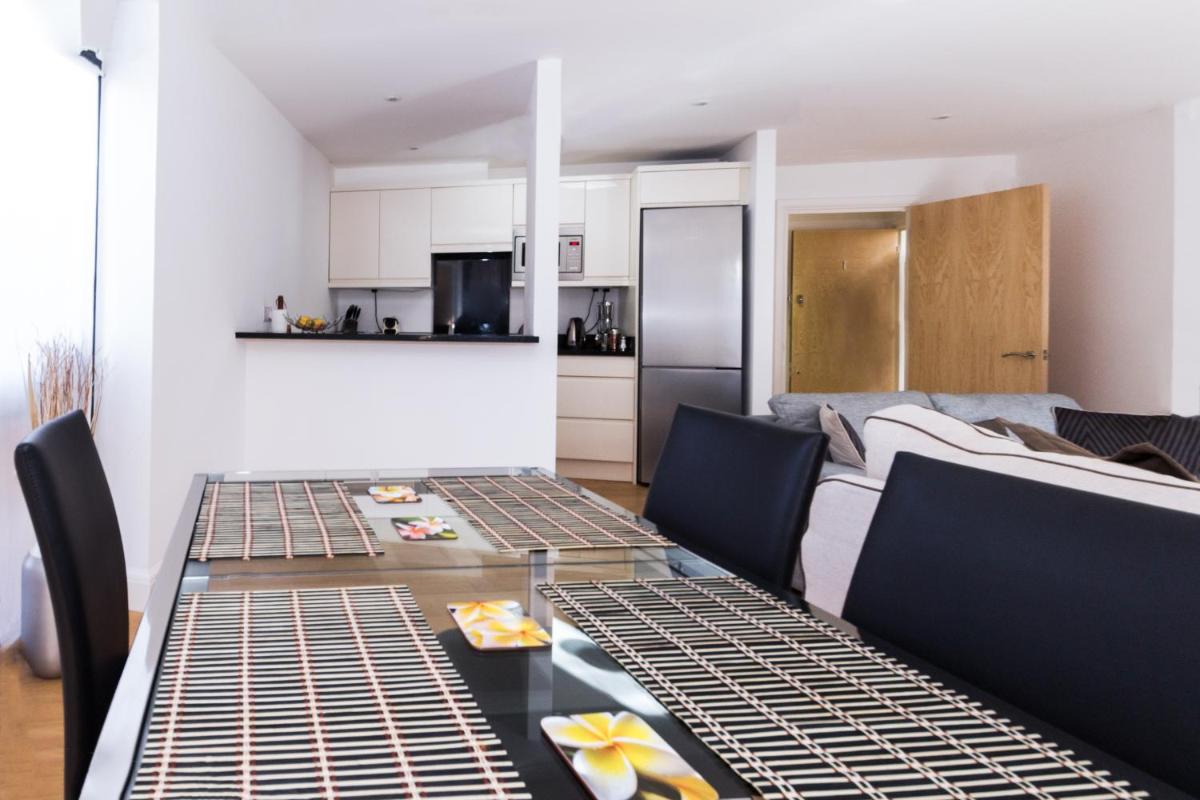 Surbiton Hills Apartment - Housity