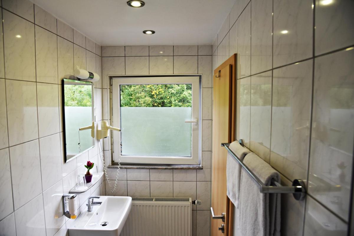 Garni-Hotel zur Krone - Housity