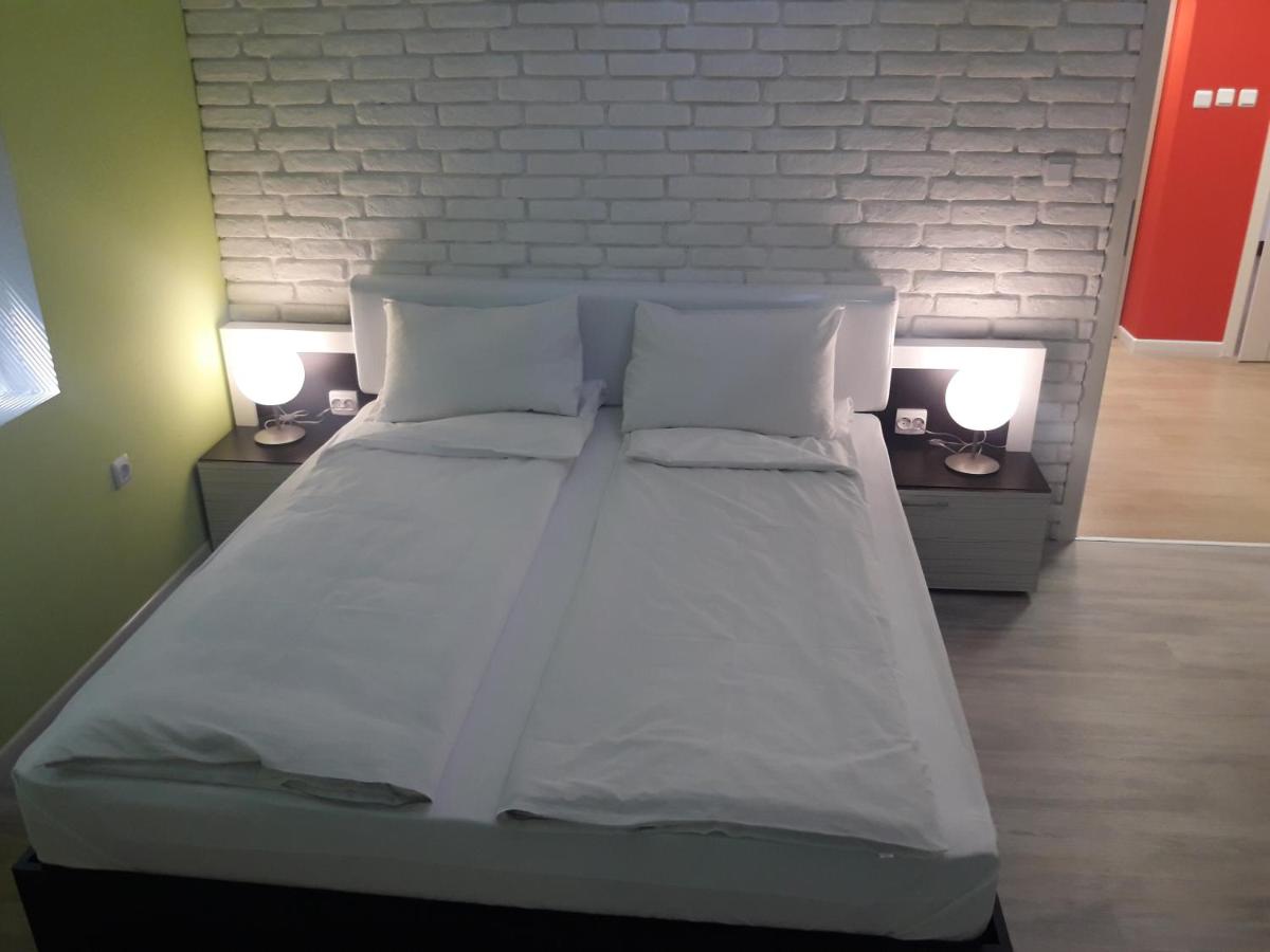 Shishkova 3 Apartment - Housity