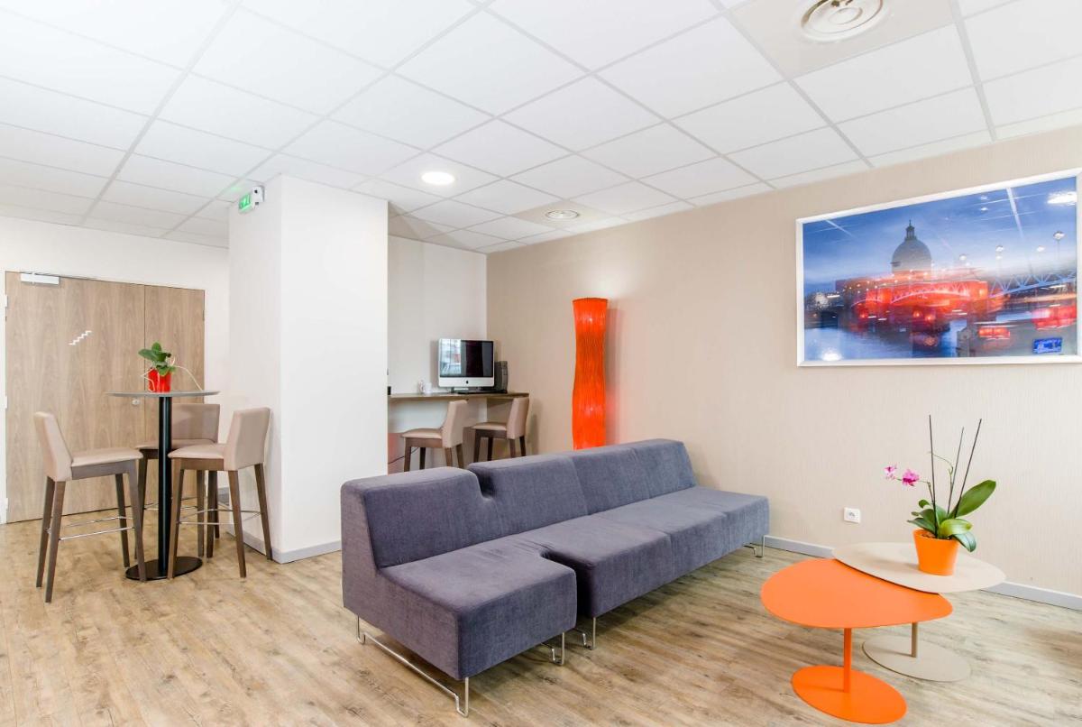 Dios Hotel - Housity
