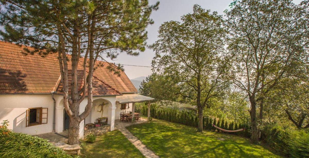 Danube Dreamin' - Housity