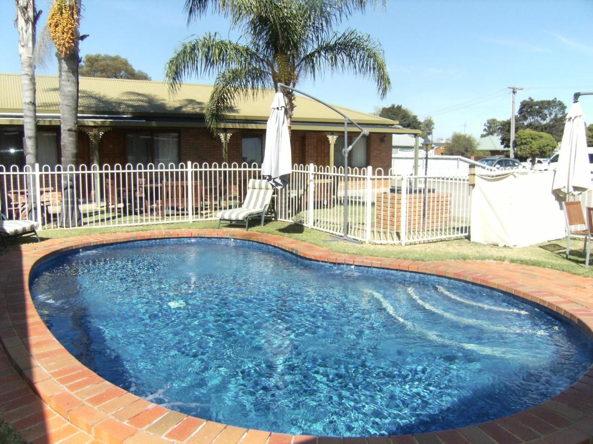 Regency Court Motel - Housity