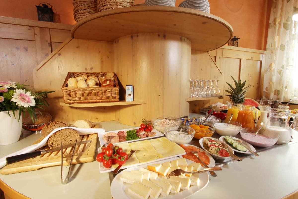 Hotel Restaurant Reichsadler - Housity