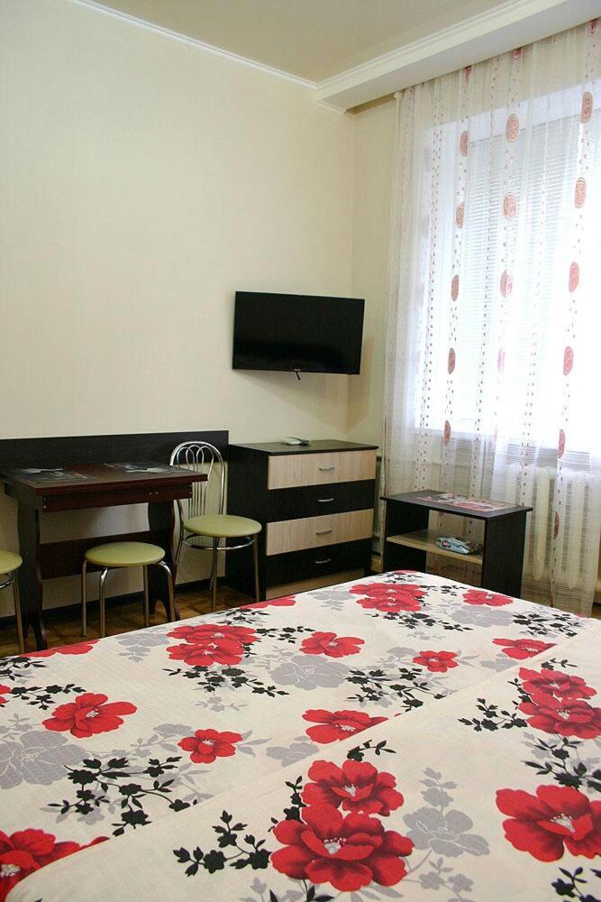 Suitetrails - Apartment On Molodoi Gvardii 5