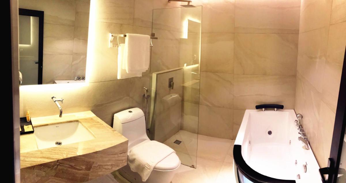 Hotel Legend Boutique - Housity