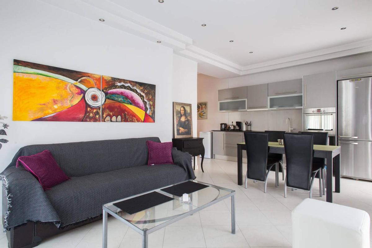 Suitetrails - Glyfada Riviera Home