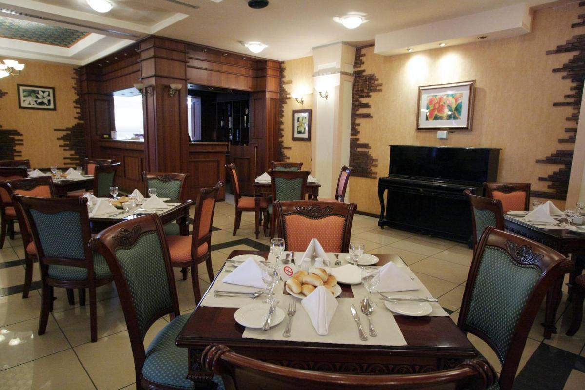 Le Grande Plaza Hotel - Housity