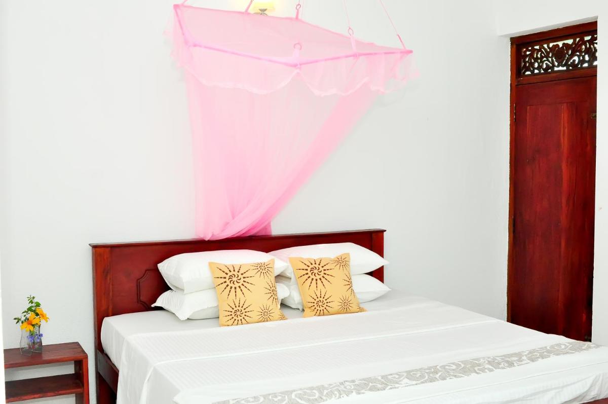 Nethmi Villa - Housity