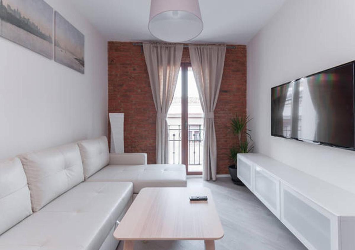 Suitetrails - Highly Furnished Rustic House
