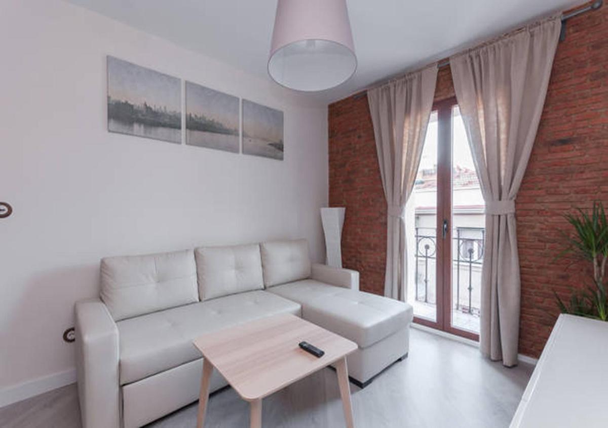 Suitetrails - Highly Furnished Rustic House