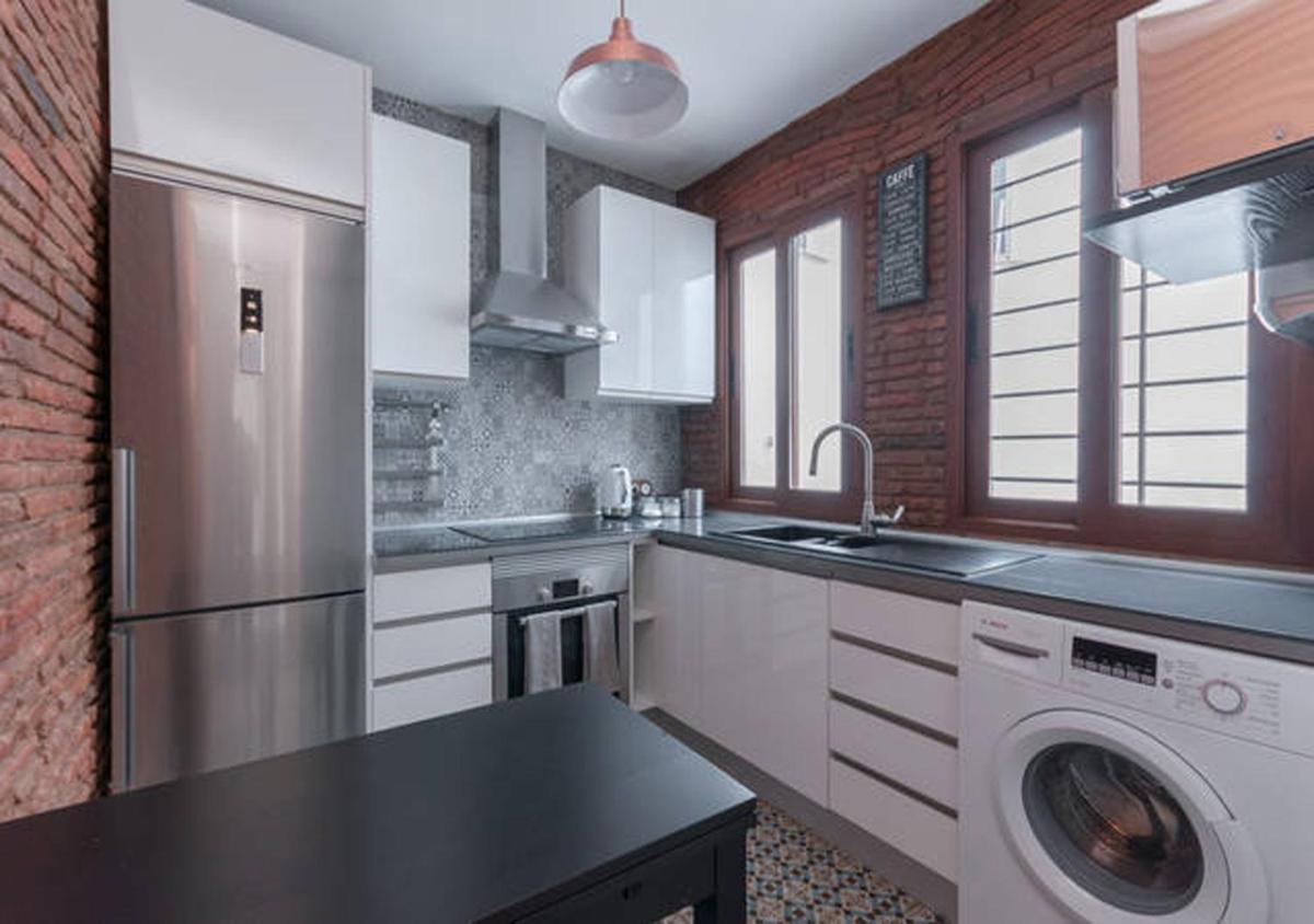 Suitetrails - Highly Furnished Rustic House