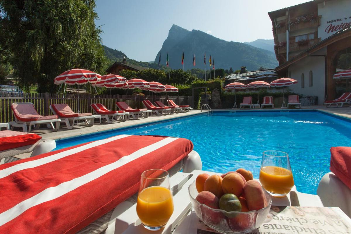 Vue générale sur la montagne ou vue sur la montagne depuis l'hôtel