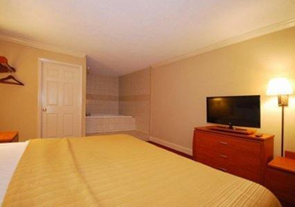 Greenville Inn & Suites - Housity