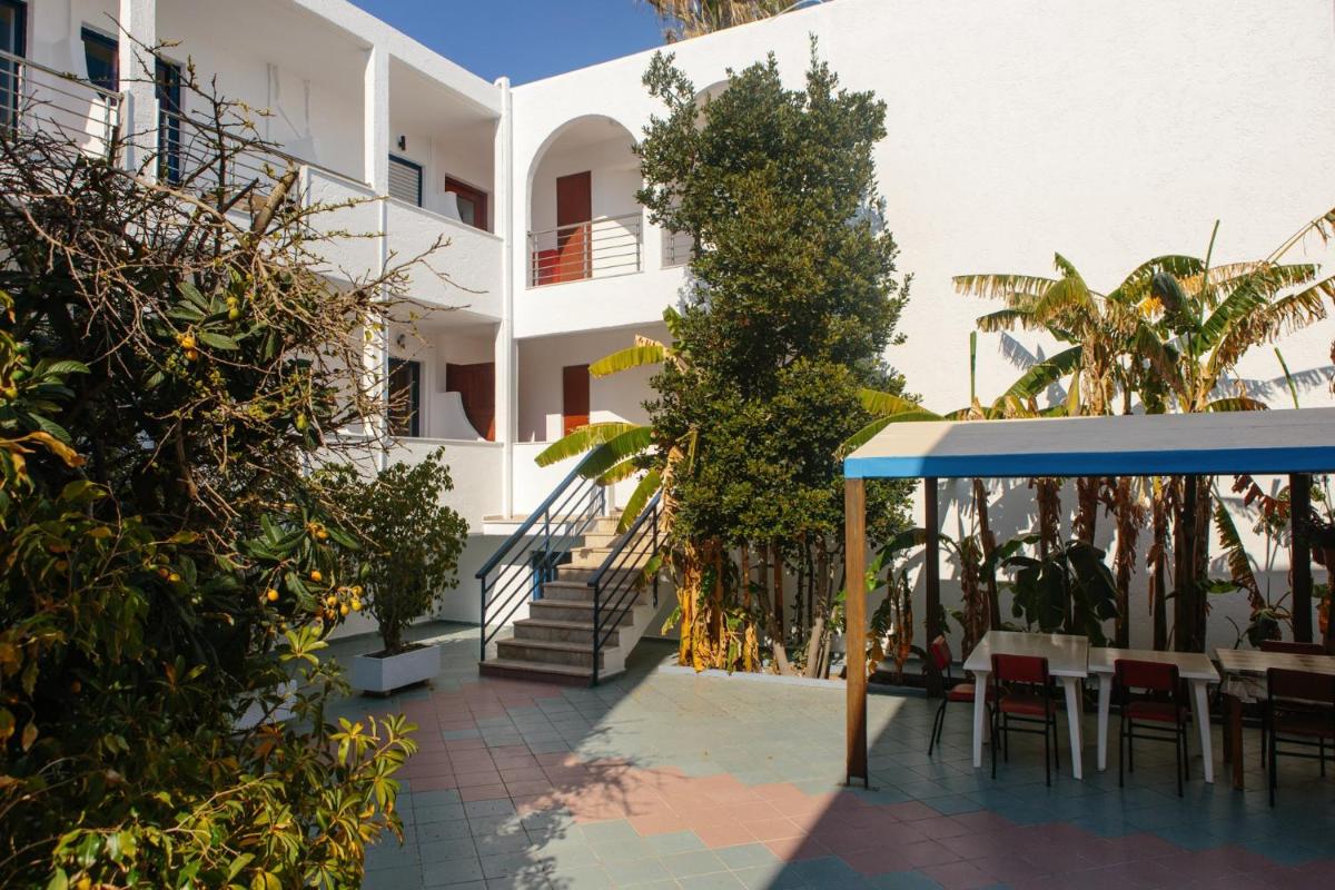 Sea Breeze Hotel - Housity