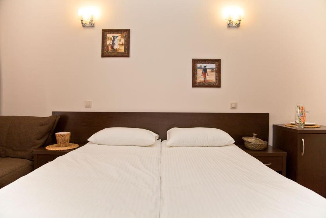 Africa Hotel - Housity
