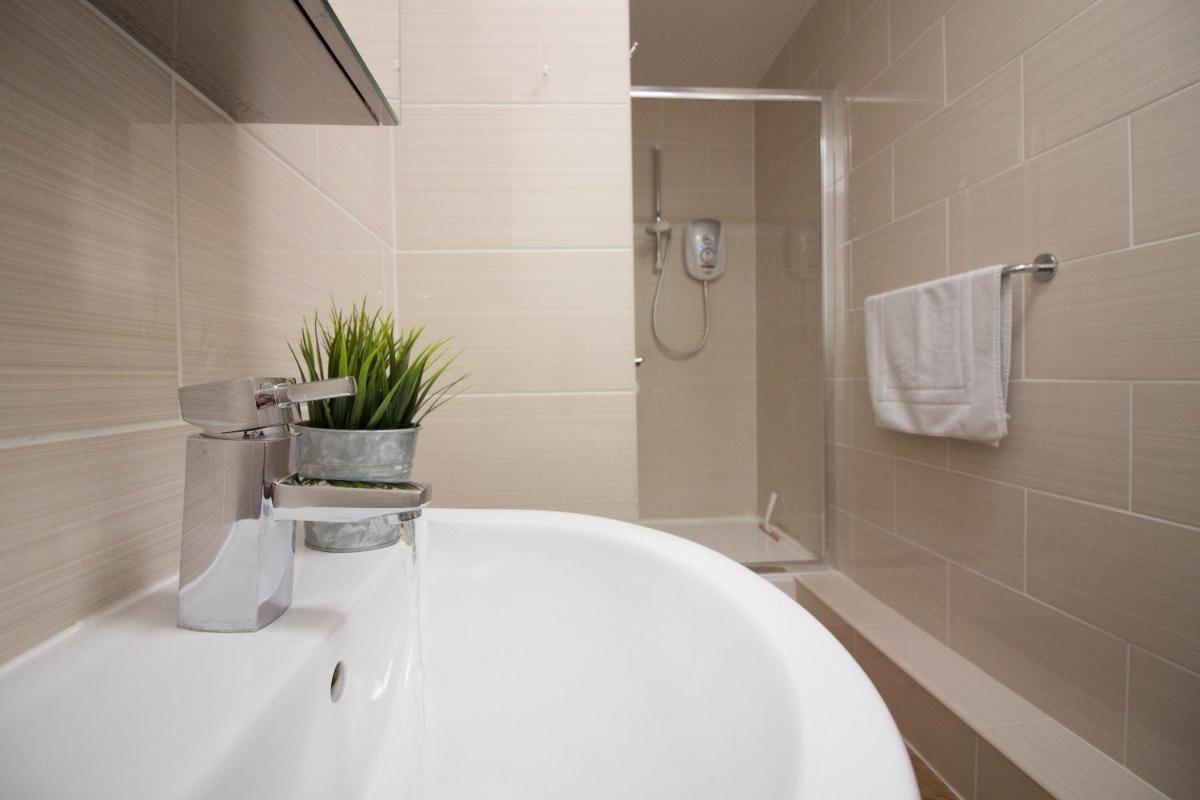 Castle Point Apartments Southampton Premier Lodge - Housity