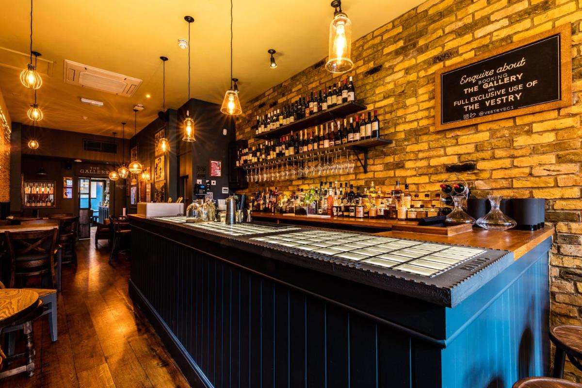 Fox and Anchor - Housity