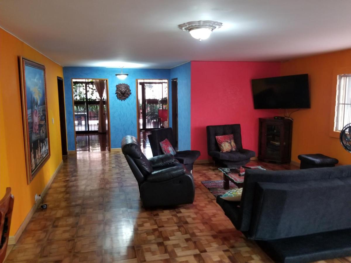Suitetrails - Spacious Apartment in the Heart of Medellin