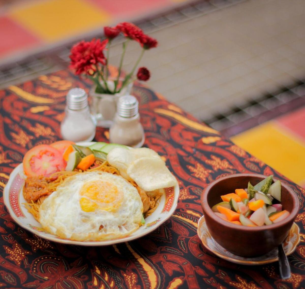Omah Njonja Bed & Brasserie - Housity