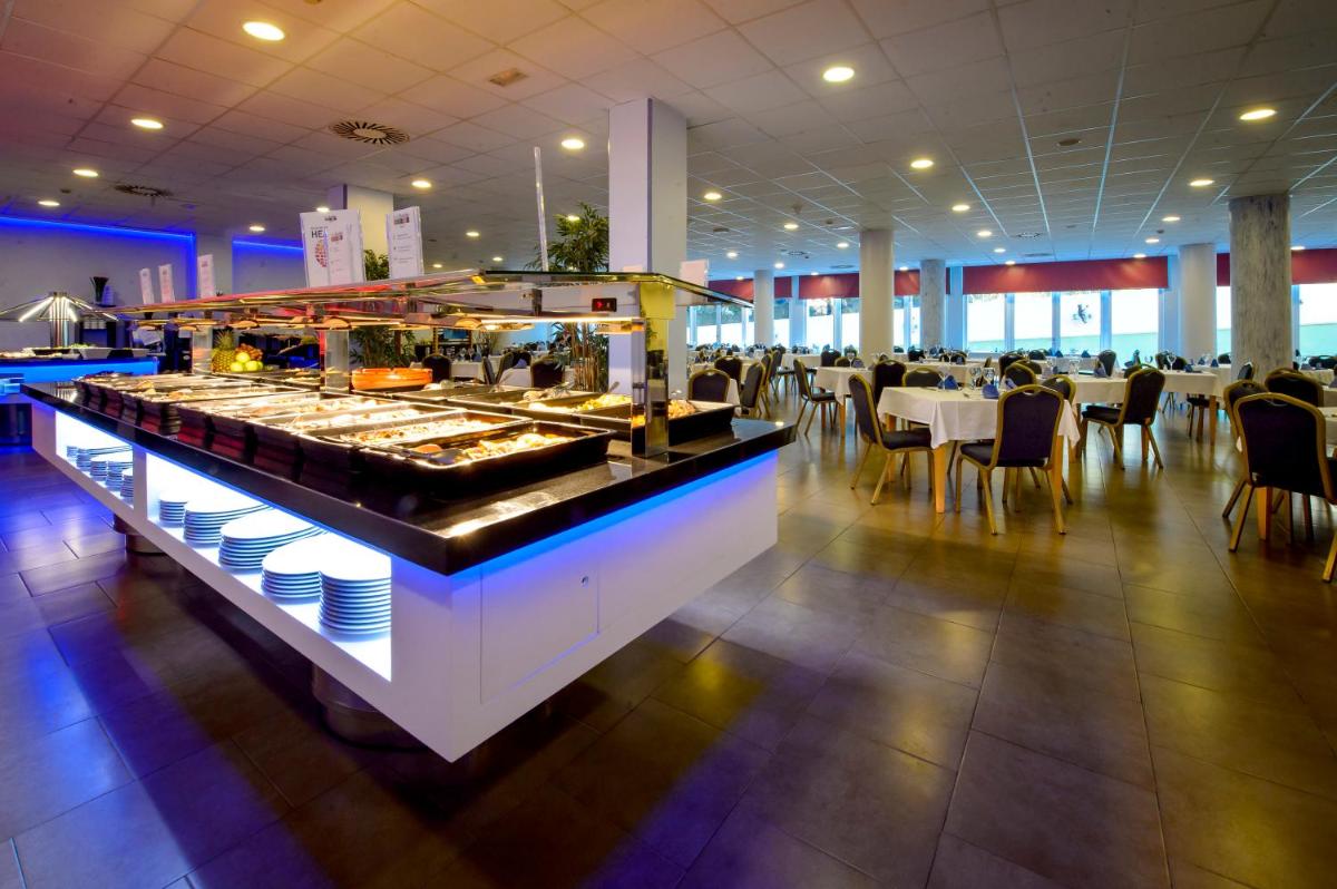 Un restaurante o sitio para comer en Hotel Bonalba Alicante