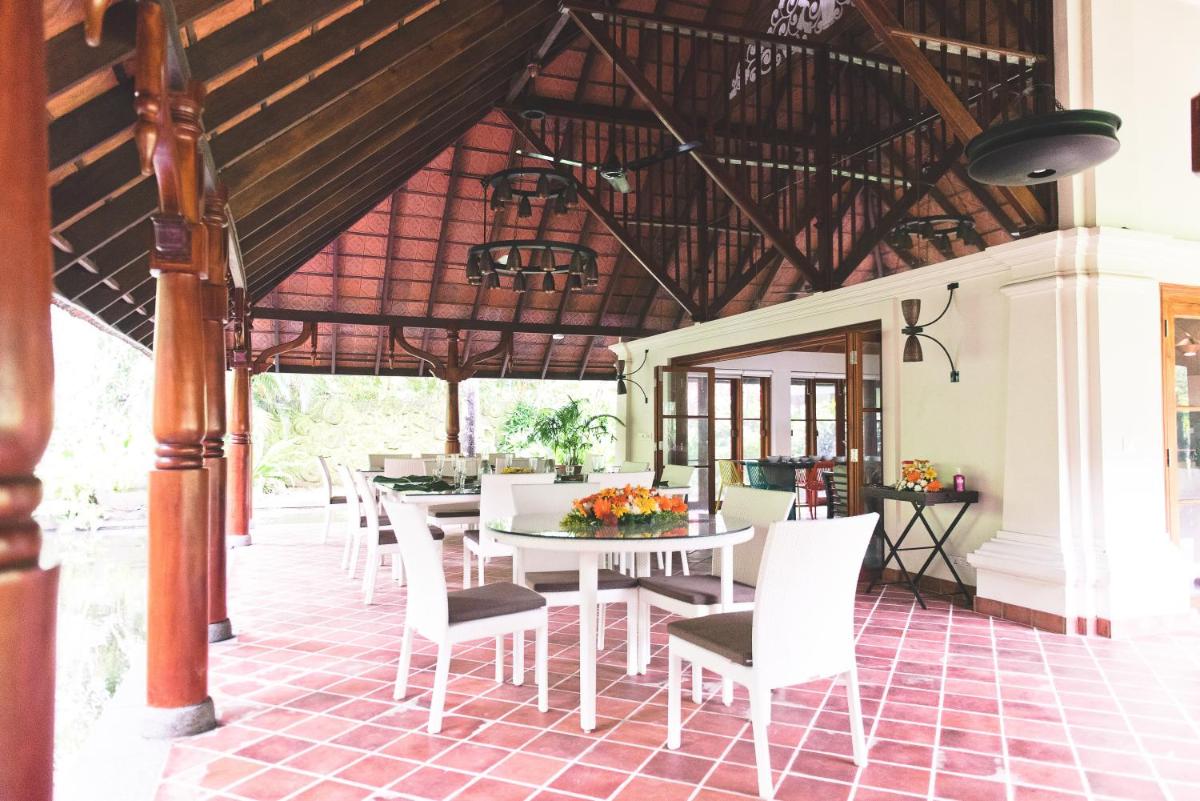 Indian Summer House - Housity