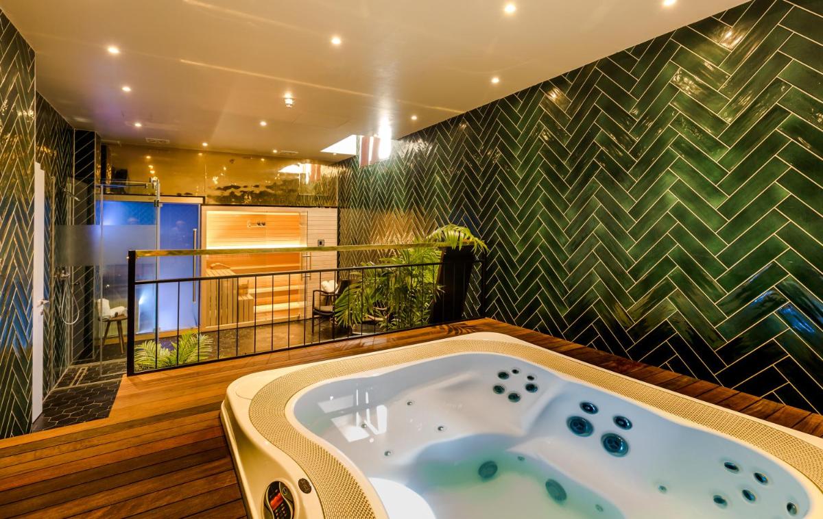 Hotel Brown Beach House & Spa - Housity