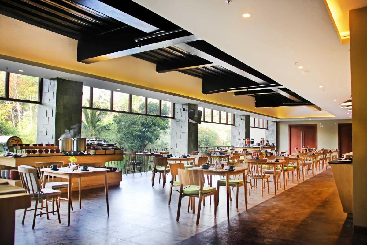 Suitetrails - Famvida Hotel Lubuklinggau