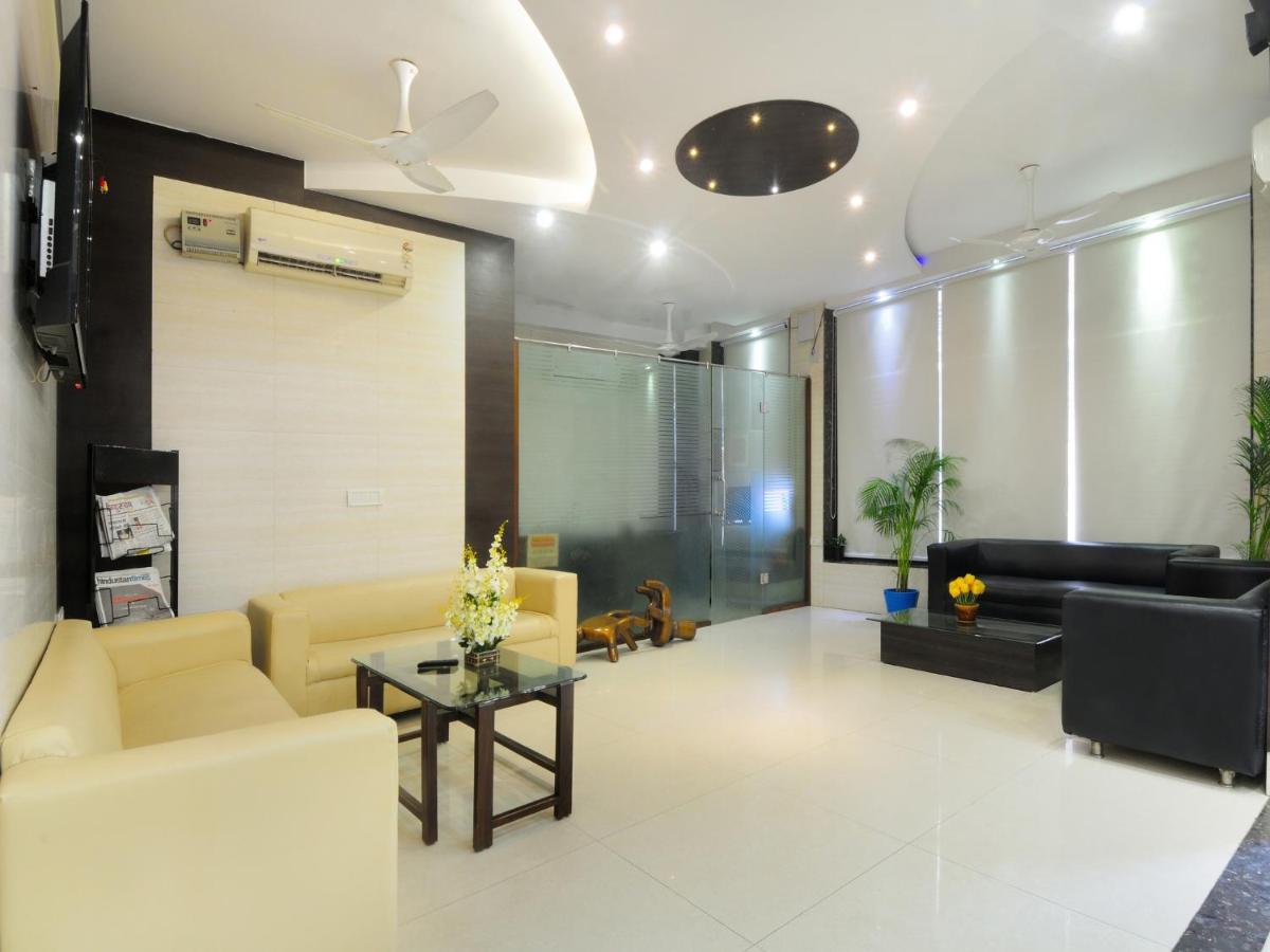 Hotel Sky Rich International - 05 Mins from Karol Bagh Metro Station - Housity