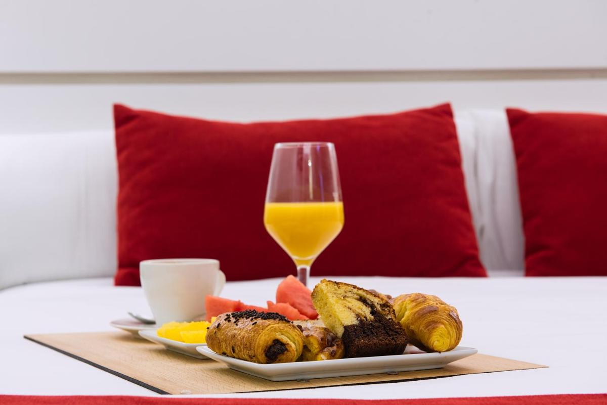 Comida en o cerca de este hotel