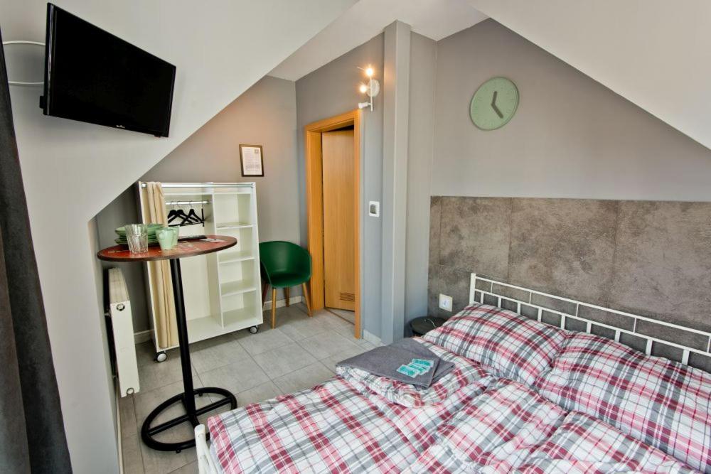 miniHostel Żary - Housity