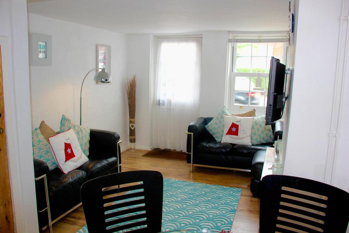 Seaside Fisherman Cottage Southwold - Housity