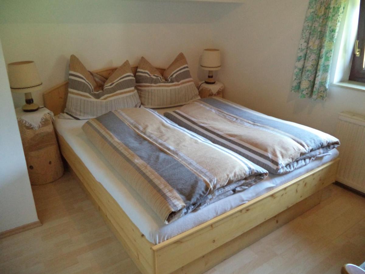 Ferienwohnung Kunterbunt - Housity