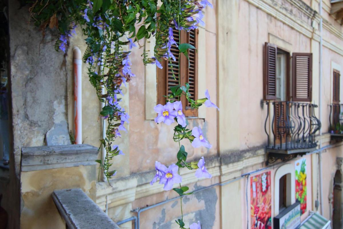 Casa Ale con giardino pensile - Housity