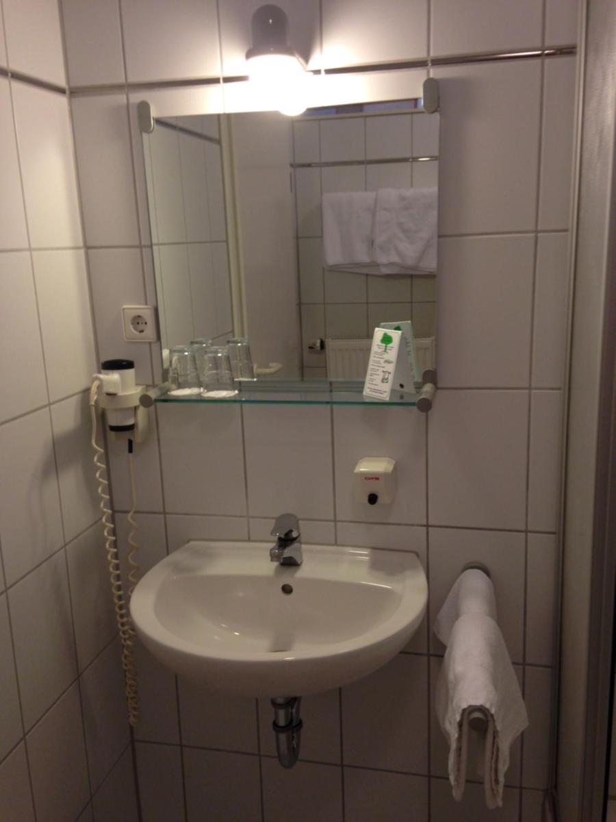 Ein Badezimmer in der Unterkunft Hotel Astra Rastatt