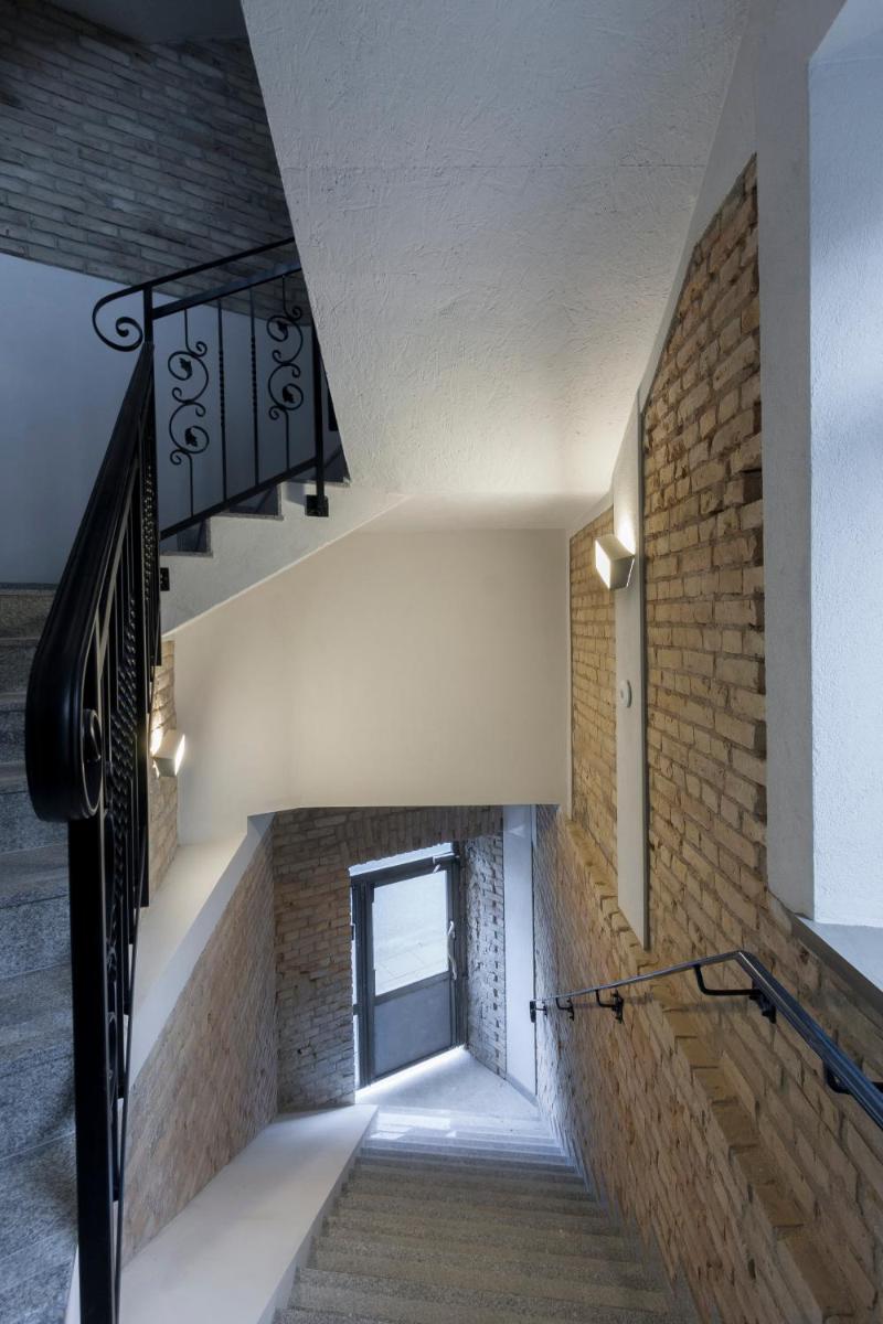 9010 Apartments - Housity