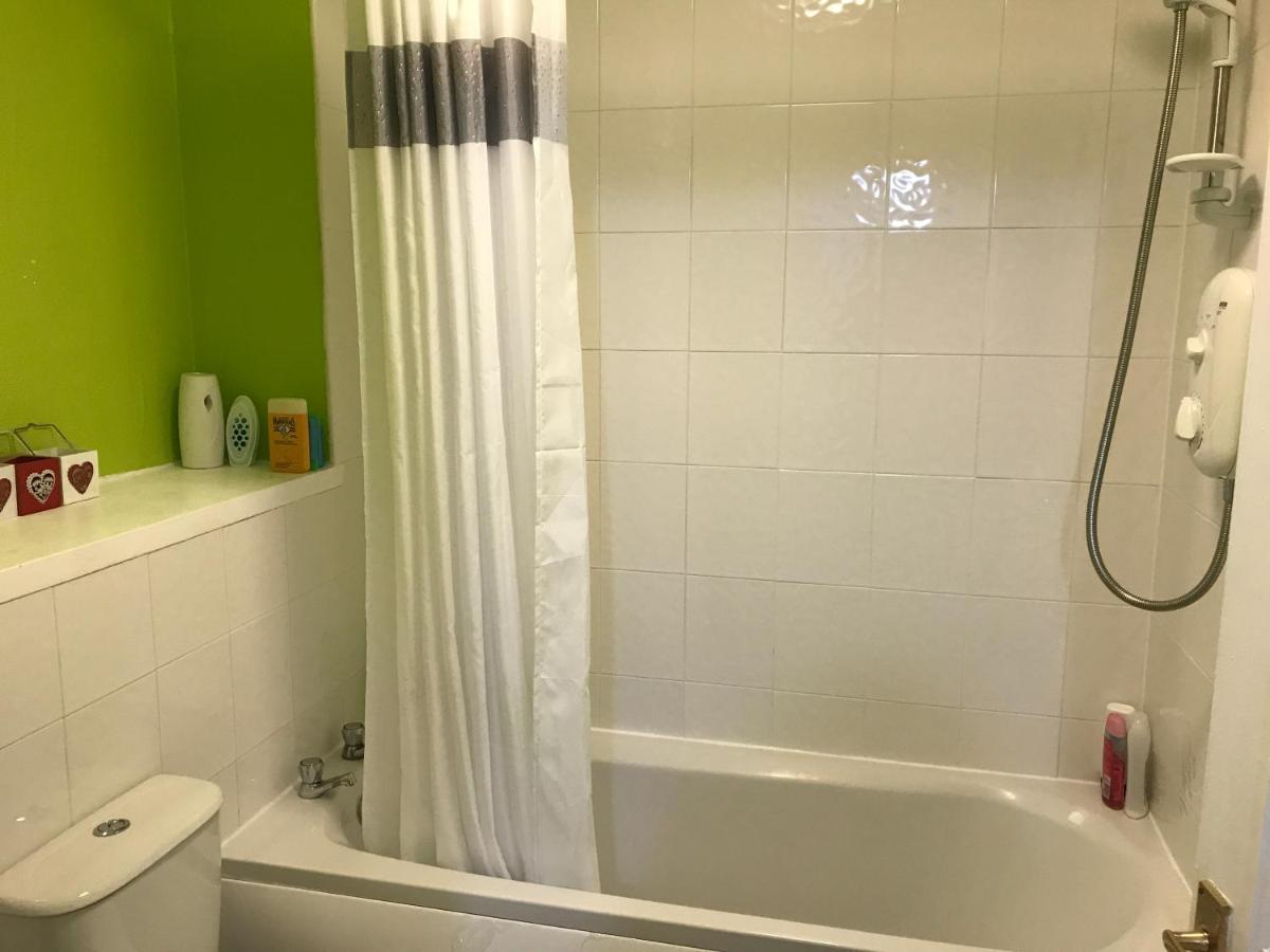 Modern 2 Bedroom Apartement - Housity