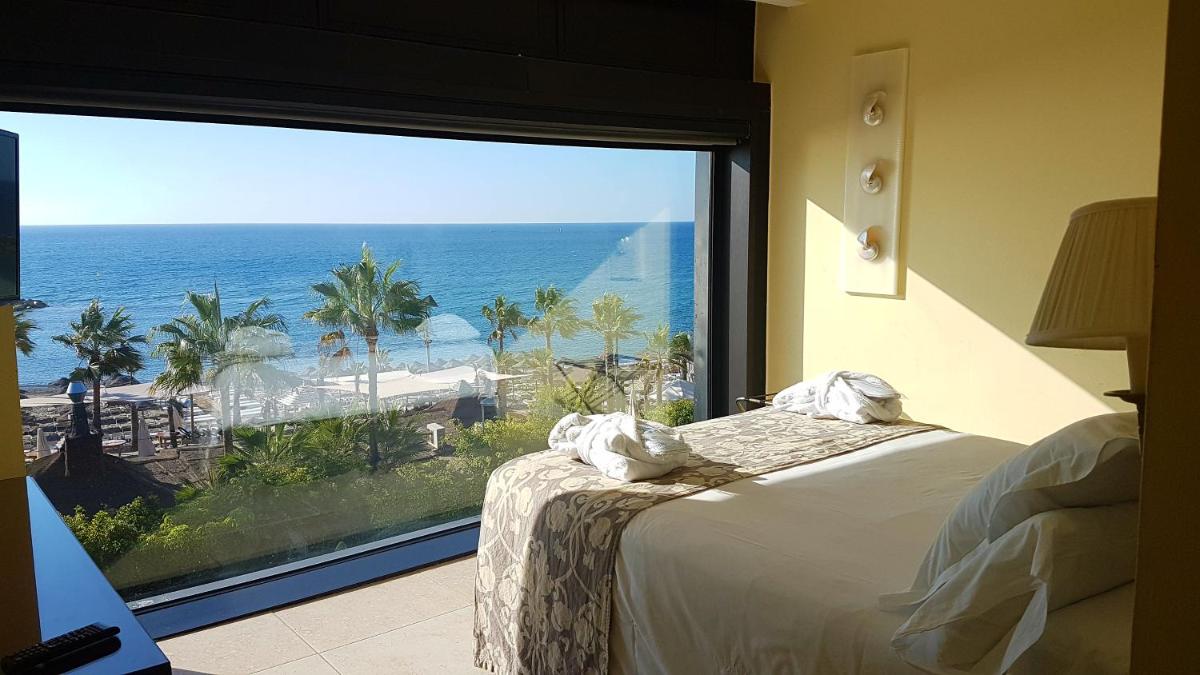 Cama o camas de una habitación en Gran Hotel Guadalpín Banus
